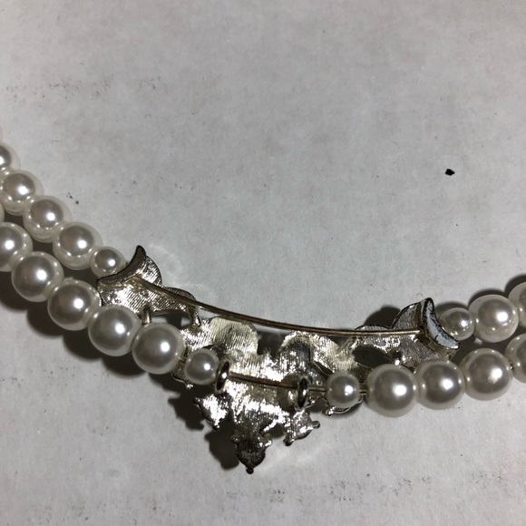 Bundled Pearl Necklace - Picture 8 of 8
